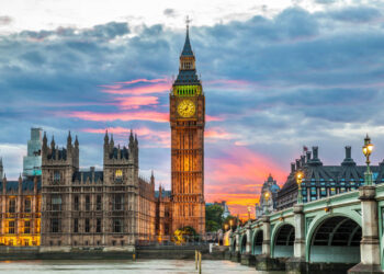 Tìm hiểu về kiến trúc tháp đồng hồ Big Ben ( Anh )